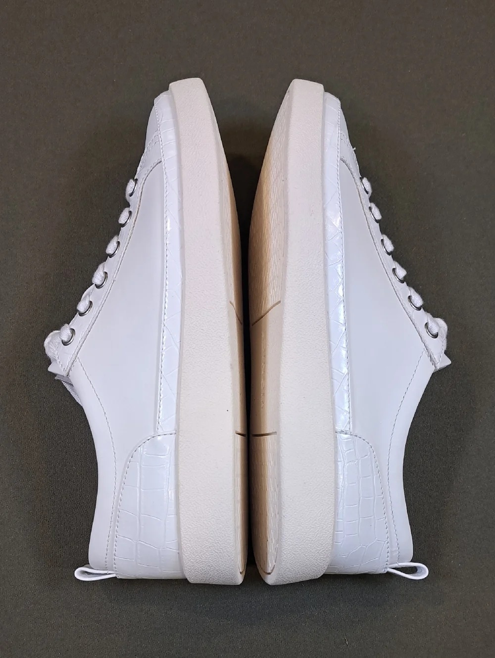 Vionic Winny Sneakers - Color: White - Size: Women 9 - Picture 8 of 11